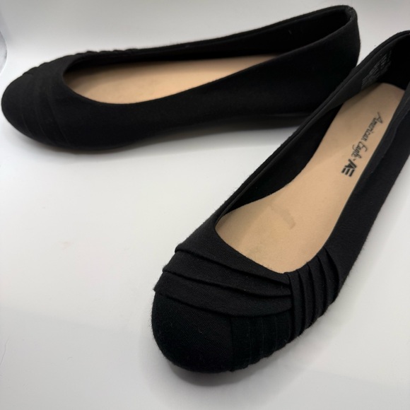 American Eagle Black Ballerina Flats Size 8 Pleated Detailing Round Toe Shape - Picture 3 of 10